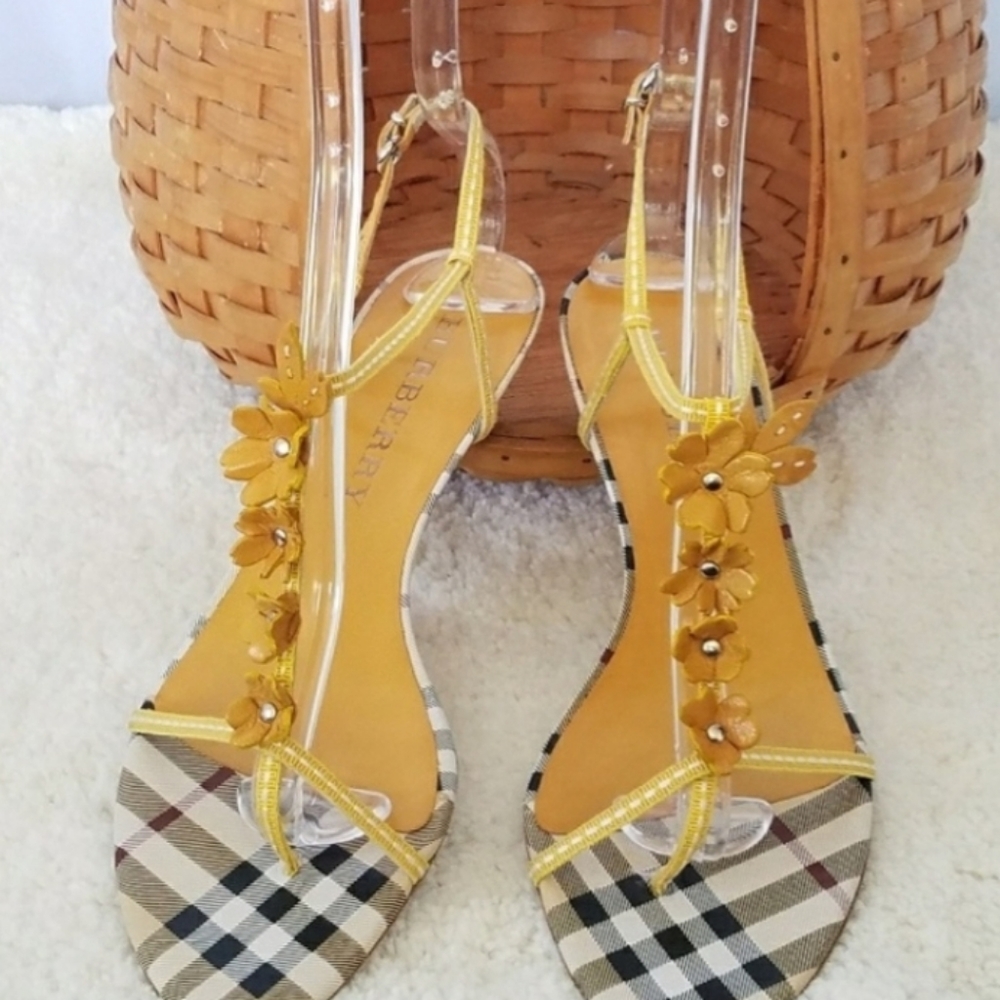 Authentic Burberry Sandals, kitten heel